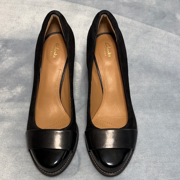 Clarks Women's Black Leather Suede Pumps - Picture 1 of 11